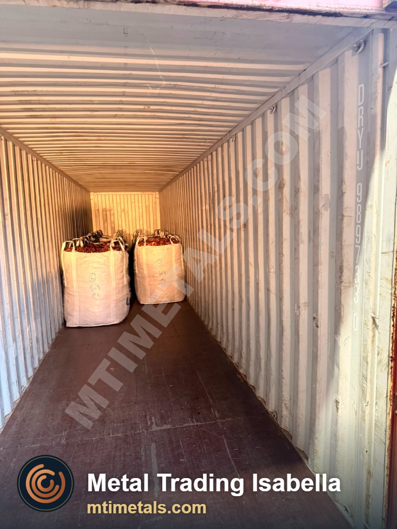 Empty container at the start of loading